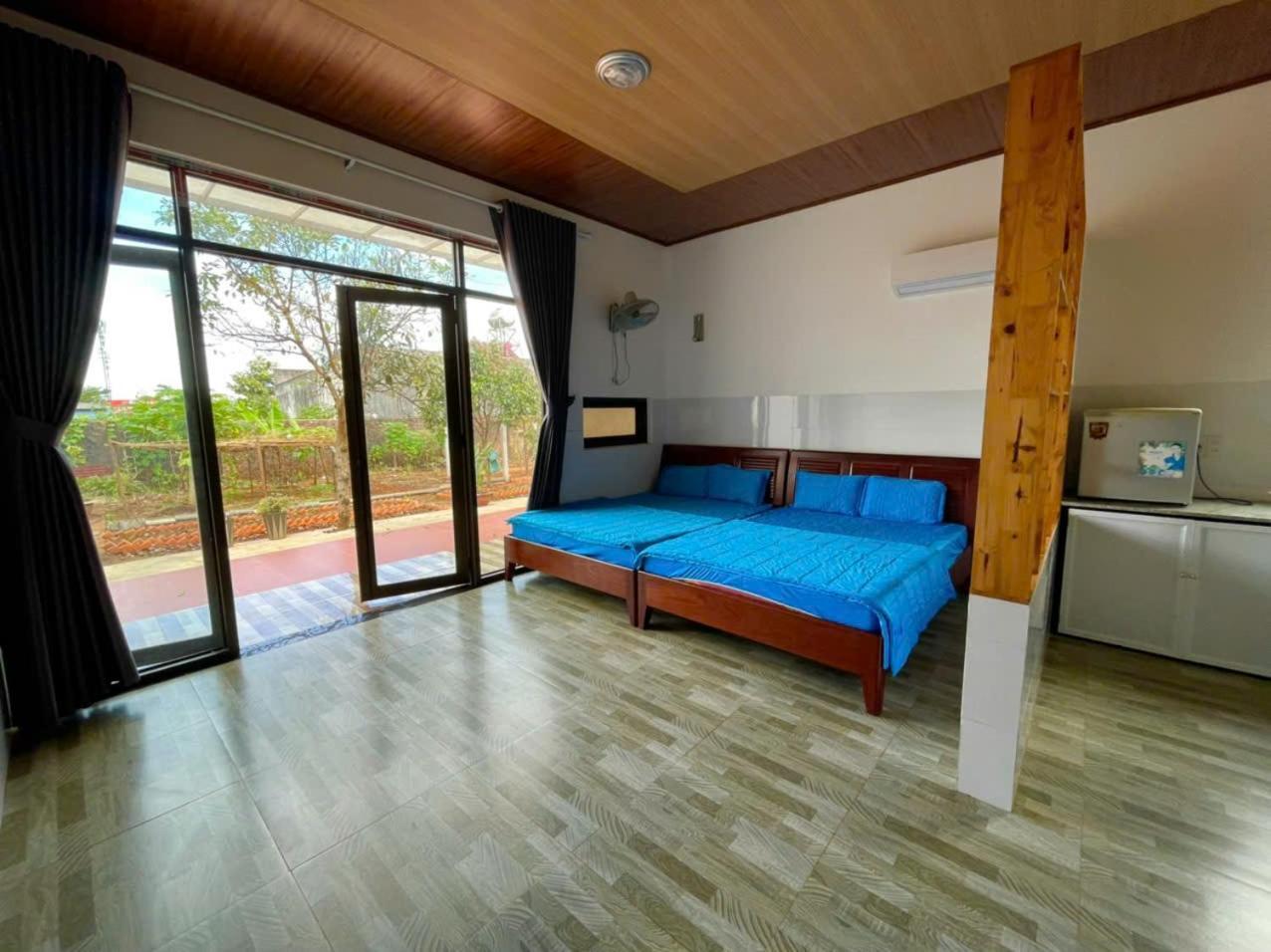 Thu Hien Hotel Pleiku - By Bay Luxury Plei Holang Exterior photo