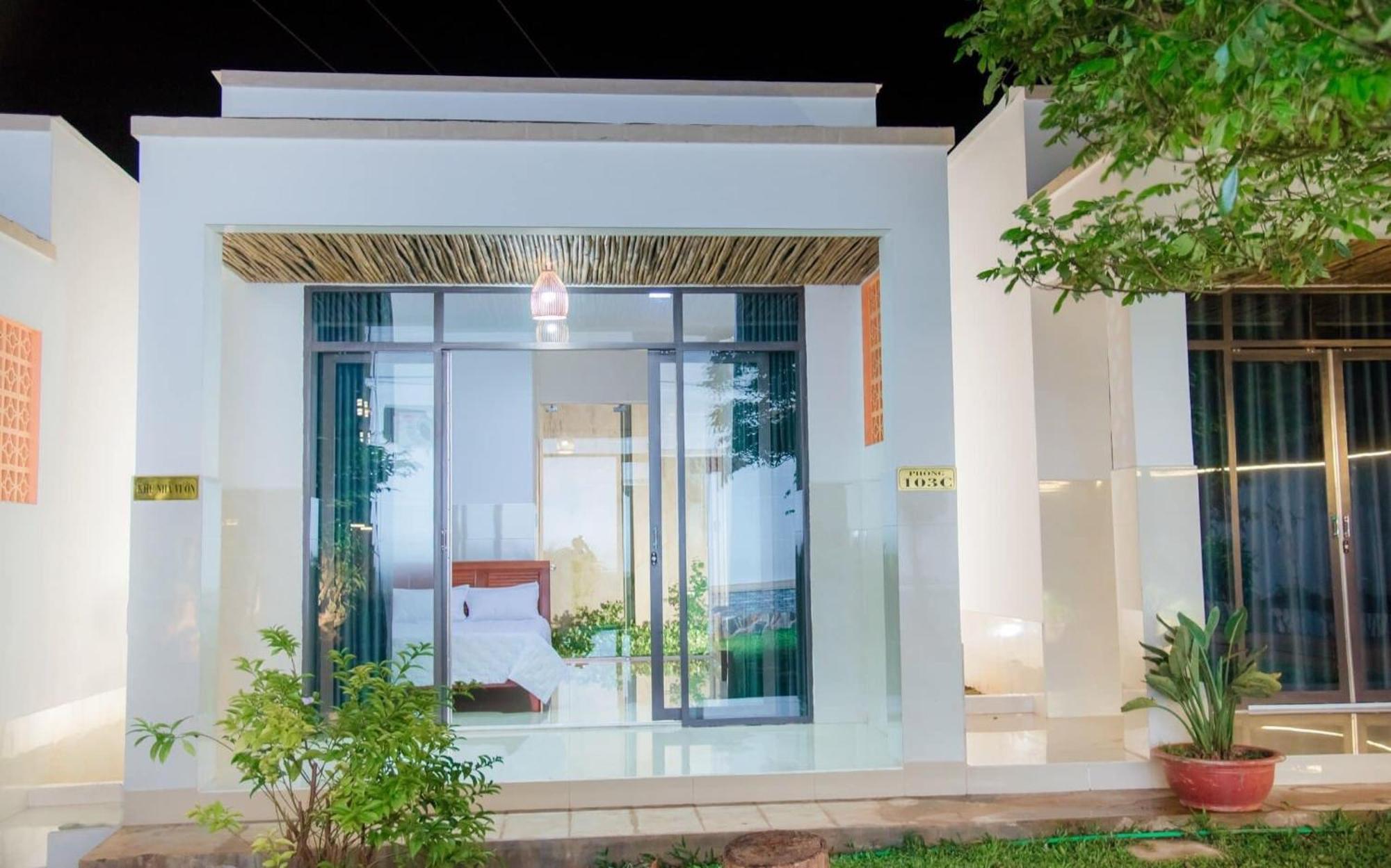 Thu Hien Hotel Pleiku - By Bay Luxury Plei Holang Exterior photo