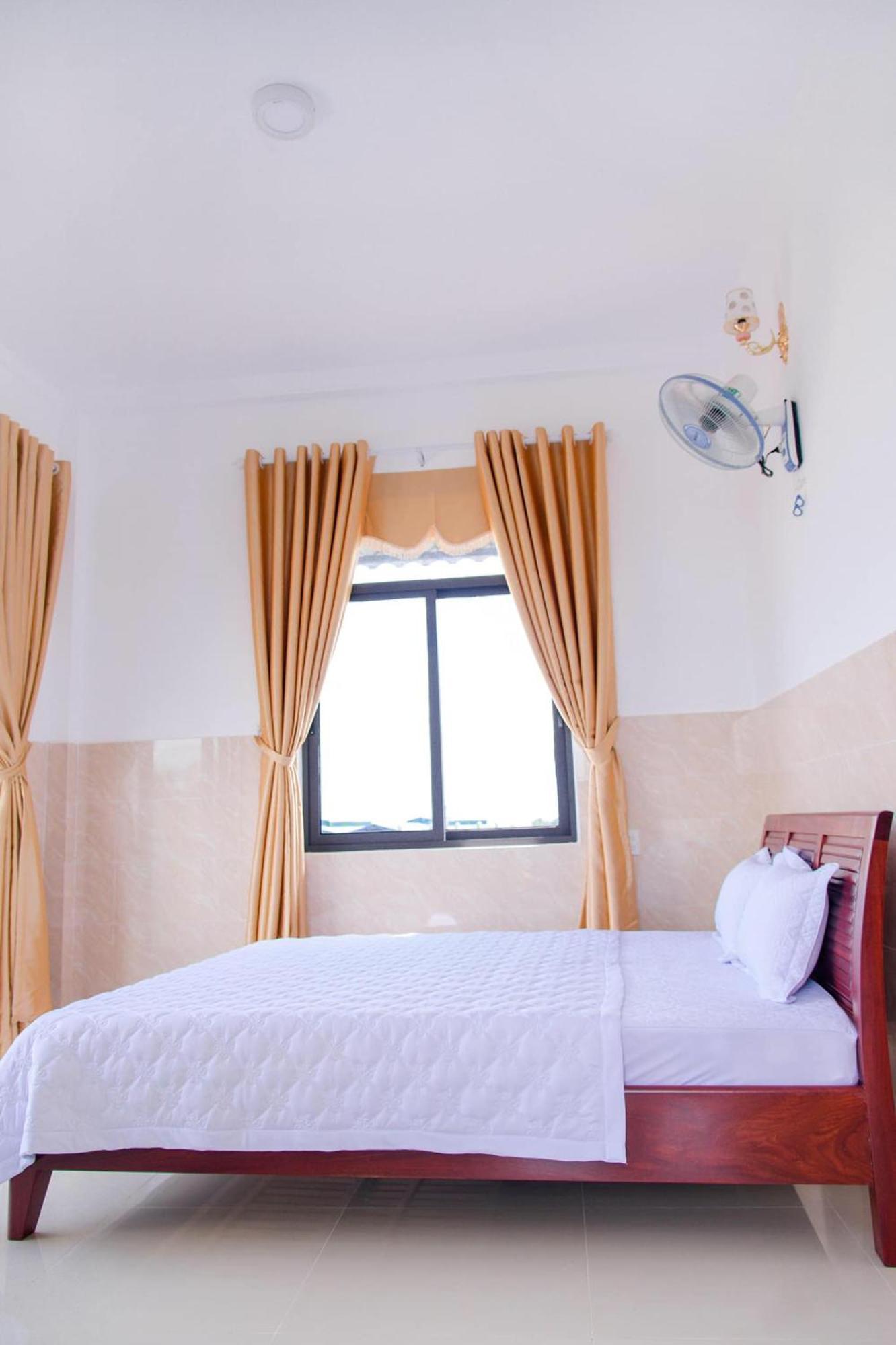 Thu Hien Hotel Pleiku - By Bay Luxury Plei Holang Exterior photo