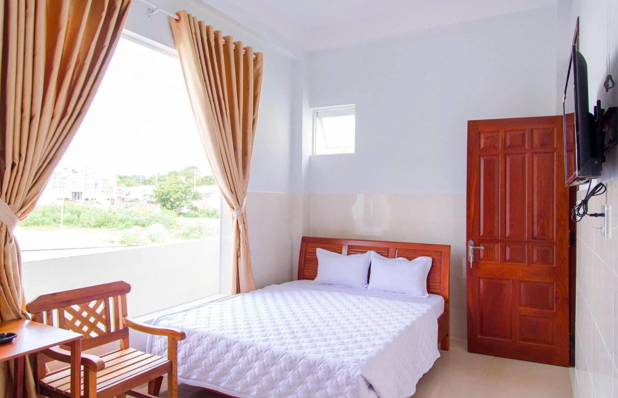Thu Hien Hotel Pleiku - By Bay Luxury Plei Holang Exterior photo