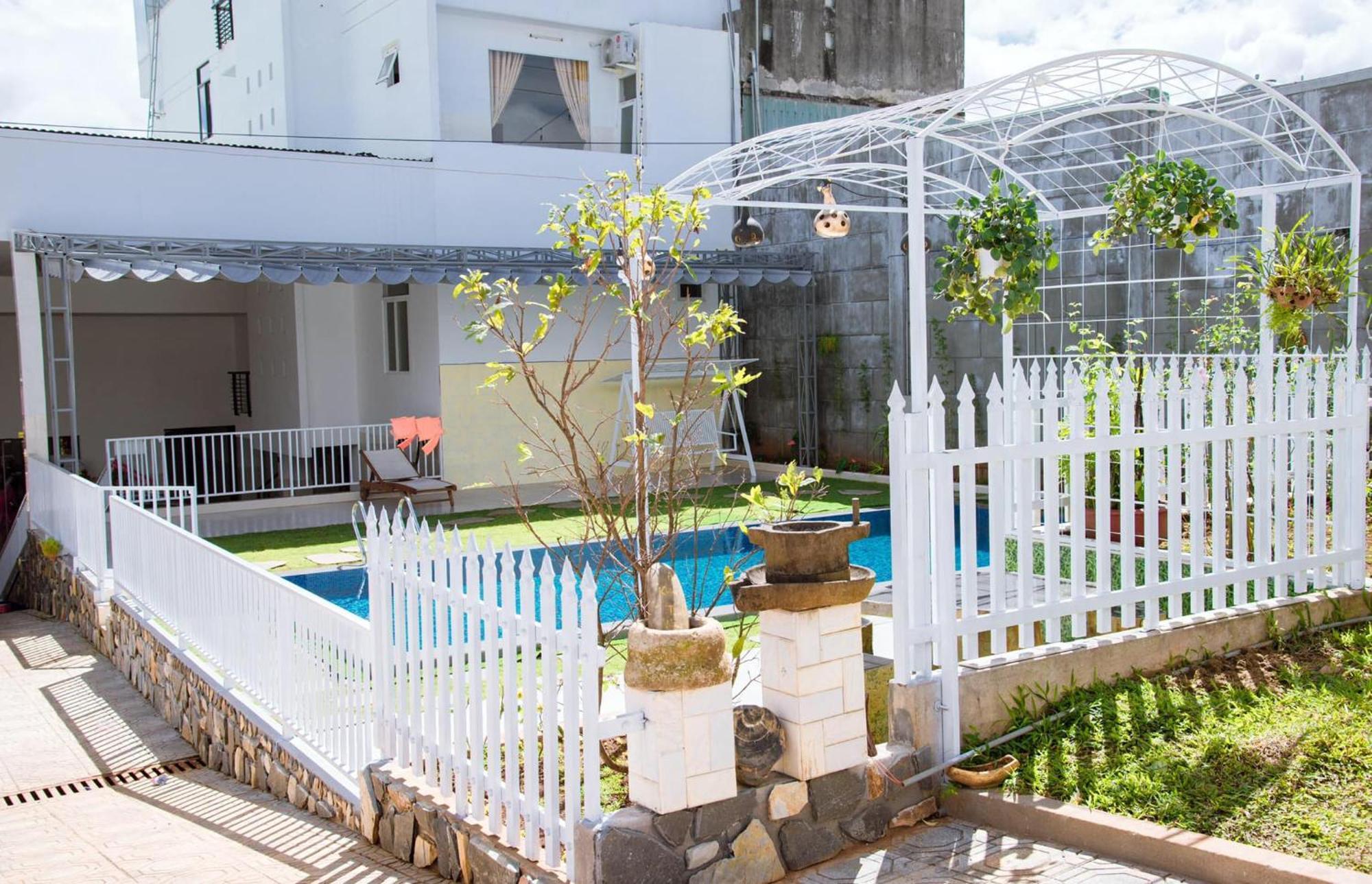 Thu Hien Hotel Pleiku - By Bay Luxury Plei Holang Exterior photo